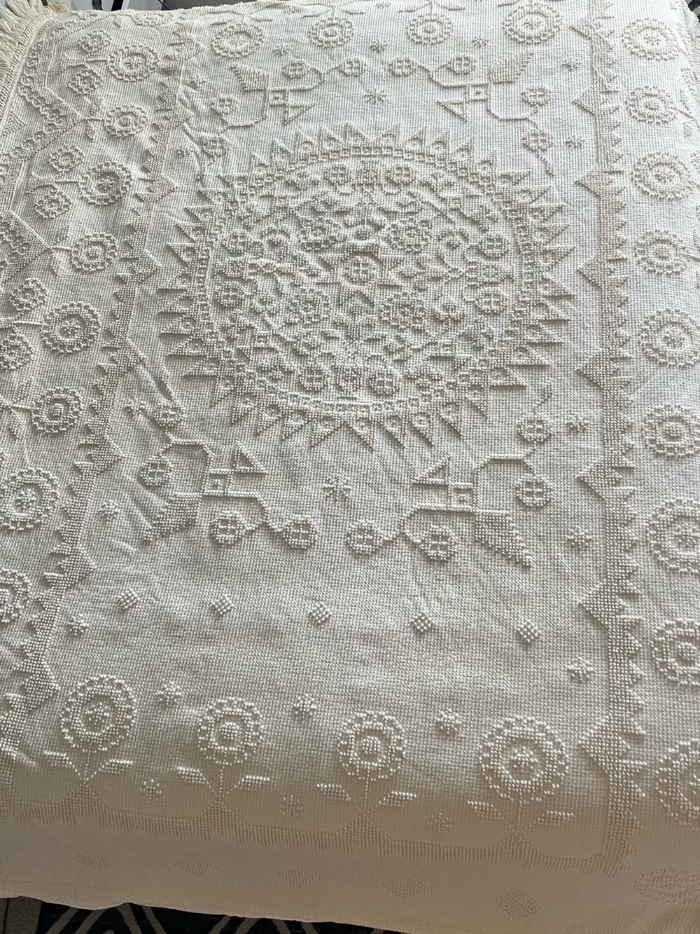Morgan-Jones Minuet Cotton Chenille Twin/Full Bedspread Size 70” x 105” in Ivory - Picture 8 of 10